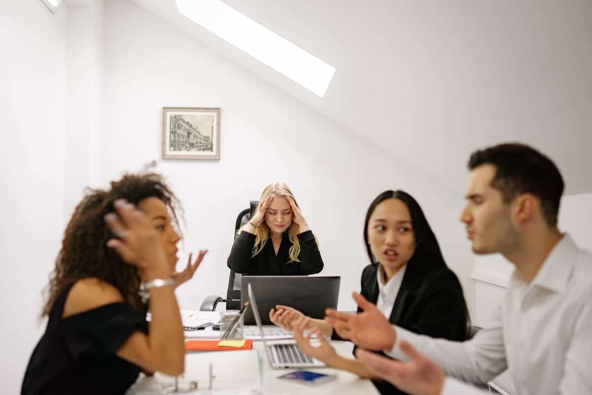 conflit associés
